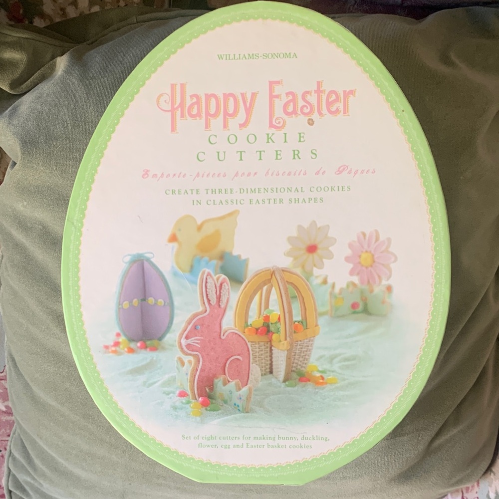 Williams Sonoma Pastel Pink & Green Happy Easter Cookie Cutter Set